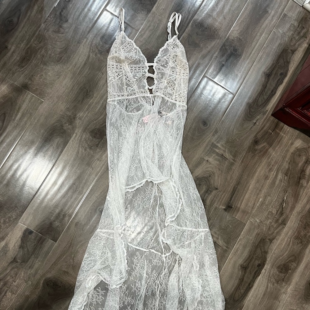 Victoria’s Secret designer luxury NWT medium lingerie